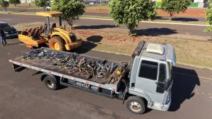 Itumbiara destr&oacute;i escapamentos adulterados e barulhentos de motos