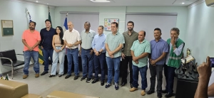 Prefeito Dione Ara&uacute;jo anuncia obras e parceria com Gugu Nader