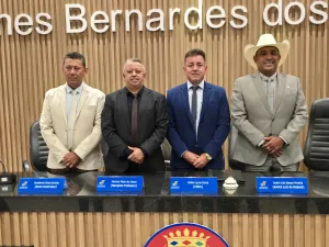 Clefer Lucas &eacute; reeleito presidente da C&acirc;mara de Goiatuba
