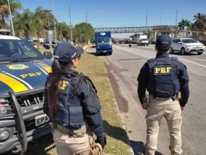 PRF divulga comparativo de seguran&ccedil;a vi&aacute;ria nas BRs goianas