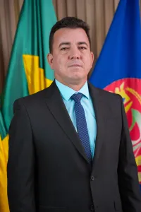 Clefer Lucas homenageia pais em sess&atilde;o da C&acirc;mara