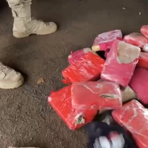 Trio &eacute; preso na BR-060 por tr&aacute;fico de drogas e associa&ccedil;&atilde;o para o tr&aacute;fico