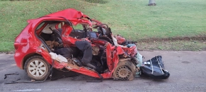 Colis&atilde;o frontal entre carro e carreta deixa cinco mortos na BR-414