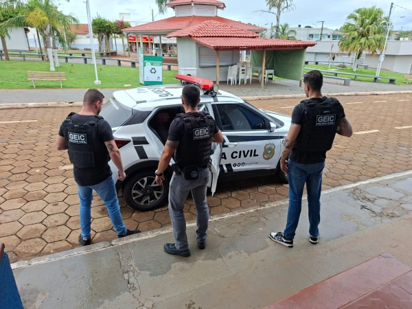 Preso homem que quebrou a perna da ex-companheira com uma "pazada"