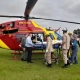 Jovem baleada é transferida de helicóptero para o HUGOL