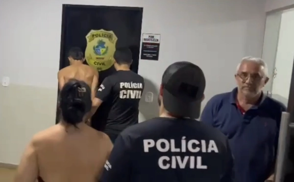 M&atilde;e e filho s&atilde;o presos em flagrante ap&oacute;s agredirem idosa