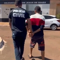 Jovem preso em flagrante por tráfico de drogas, resistência e corrupção de menores