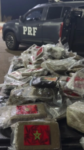 PRF apreende 28 kg de drogas na BR-060, em Goiás