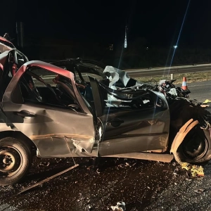 Colisão traseira entre carro e caminhão deixa vítima fatal em Anápolis