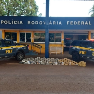PRF apreende mais de 174 kg de drogas após acidente em BR de Goiás