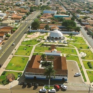 Em Joviânia  Prefeito Max inicia construção de 34 moradias
