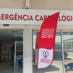 Paciente em risco de vida é escoltada para transplante em meio a congestionamento na BR-060